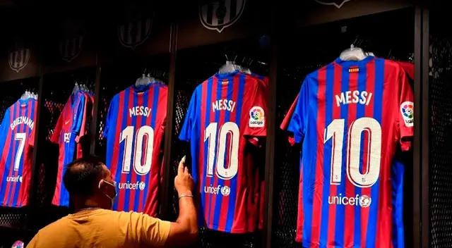 Barcelona vende camisetas de Messi en sus tiendas oficiales Barcelona vende camisetas de Messi en sus tiendas oficiales