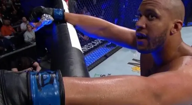 Gane sorprendió y mandó al país de los sueños a Lewis en UFC 265 Gane sorprendió y mandó al país de los sueños a Lewis en UFC 265