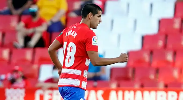 Luis Abram celebra su primer gol con Granada de España