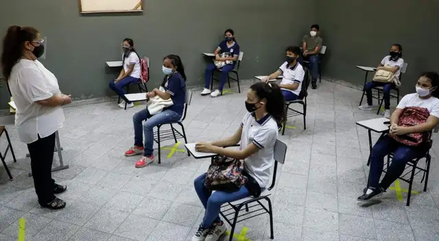 Clases semipresenciales en zonas urbanas iniciarán este lunes