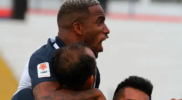 Jefferson Farfán se alista para reaparecer con la camiseta de Alianza Lima