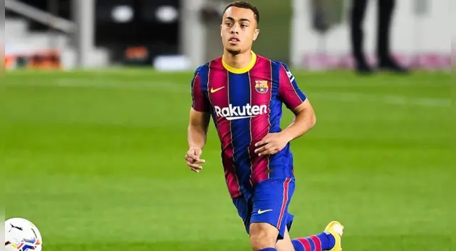 Sergiño Dest se podría mover del Barcelona
