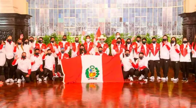 Pedro Castillo entregó bandera a delegación paralímpica