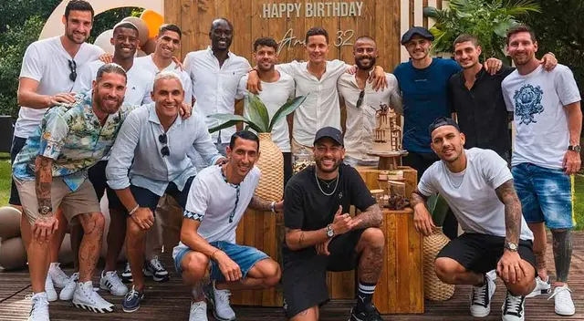 Lionel Messi junto a sus compañeros en el PSG Lionel Messi junto a sus compañeros en el PSG