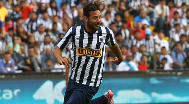 Claudio Pizarro jugó con Alianza Lima en 1998 y 1999.