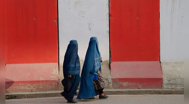 Afganistán: Talibanes asesinan a mujer por no usar burka y negarse a cubrir su pelo