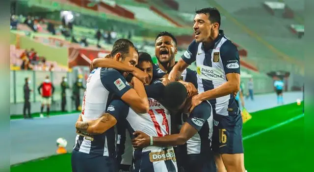 Universitario perdió ante Alianza Lima por clásico fútbol peruano