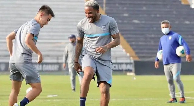 Jefferson Farfán se lesionó en una de sus rodillas el pasado 17 de mayo ante Sport Boys. Jefferson Farfán se lesionó en una de sus rodillas el pasado 17 de mayo ante Sport Boys.