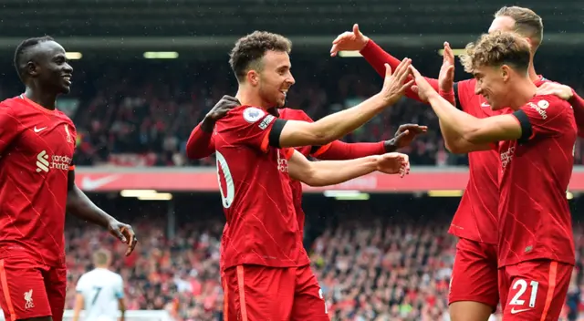 Liverpool le gana 2-0 al Burnley en Anfield