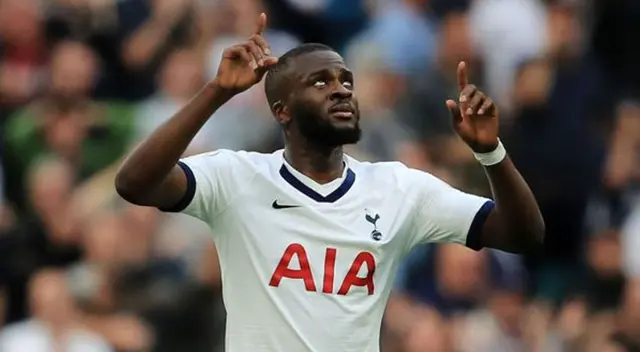 Tanguy Ndombélé tiene contrato con el Tottenham hasta junio del 2025.