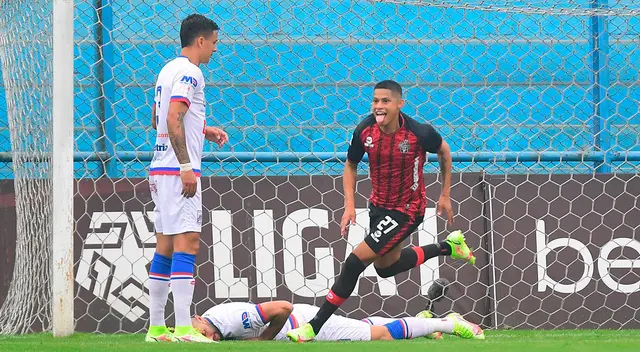 Kevin Quevedo tras anotar su gol de Chalaca Kevin Quevedo tras anotar su gol de Chalaca