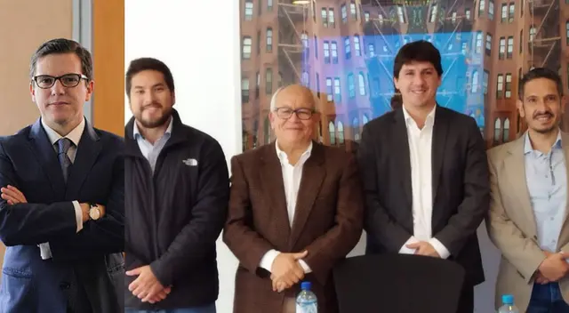 Universitario: Carlos Carrizales, hombre cuestionado en Sunat y que integra la lista de Jean Ferrari Universitario: Carlos Carrizales, hombre cuestionado en Sunat y que integra la lista de Jean Ferrari