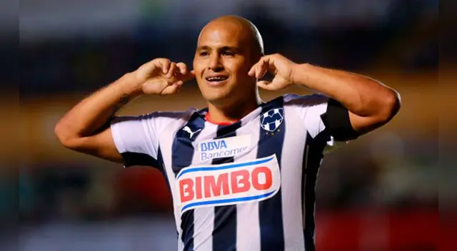 Humberto Suazo a sus 40 años jugará en México. Humberto Suazo a sus 40 años jugará en México.