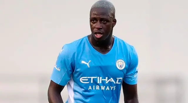 Benjamin Mendy es suspendido por Manchester City Benjamin Mendy es suspendido por Manchester City