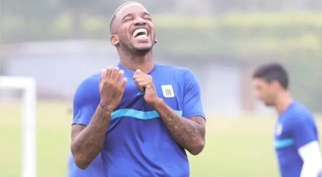 Jefferson Farfán volverá ante Vallejo después de tres meses por una lesión en una de sus rodillas. Jefferson Farfán volverá ante Vallejo después de tres meses por una lesión en una de sus rodillas.
