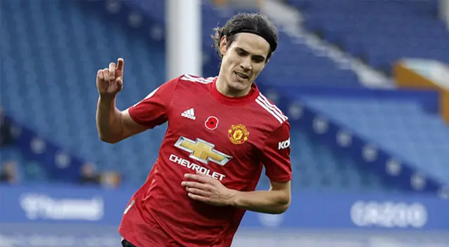 Edinson Cavani se queda en Manchester United