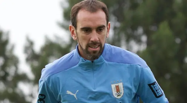 Diego Godín llega a Lima esta noche con la celeste. Diego Godín llega a Lima esta noche con la celeste.