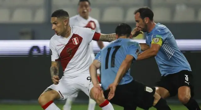 Conmebol: "Paolo Guerrero y Diego Godín, ¡un duelo de titanes!"