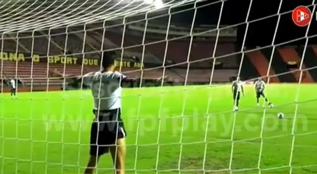 Lapadula dejó en claro que lo suyo no es pararse bajo los tres palos