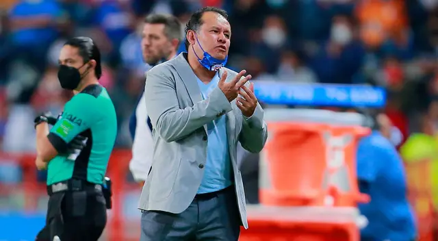 Juan Reynoso molesto por derrota de Cruz Azul en la Liga MX Juan Reynoso molesto por derrota de Cruz Azul en la Liga MX
