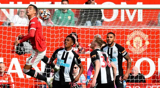 Cristiano Ronaldo comenzó como titular ante el Newcastle