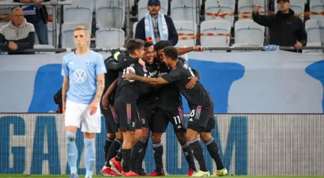Juventus aplastó a Malmo y lidera Grupo H de la Champions League Juventus aplastó a Malmo y lidera Grupo H de la Champions League