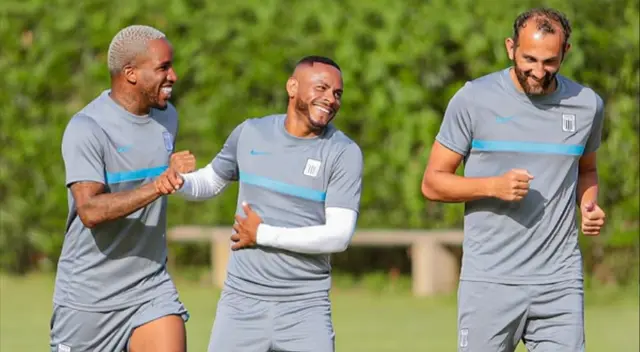 Waldir Sáenz arremetió contra Barcos por no festejar con Aguirre Waldir Sáenz arremetió contra Barcos por no festejar con Aguirre