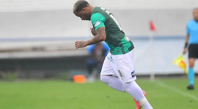 Jefferson Farfán lleva tres goles en la Liga 1 2021.