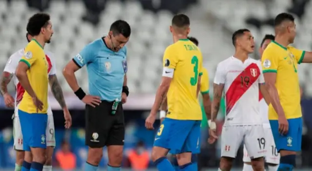 Roberto Tobar tuvo una polémica actuación en el Brasil 1-0 Perú de la Copa América. Roberto Tobar tuvo una polémica actuación en el Brasil 1-0 Perú de la Copa América.
