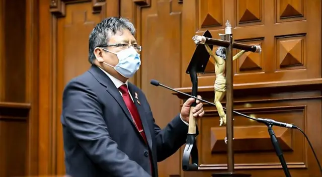 Periodista expone a congresista de Acción Popular tratando de sobornarlo