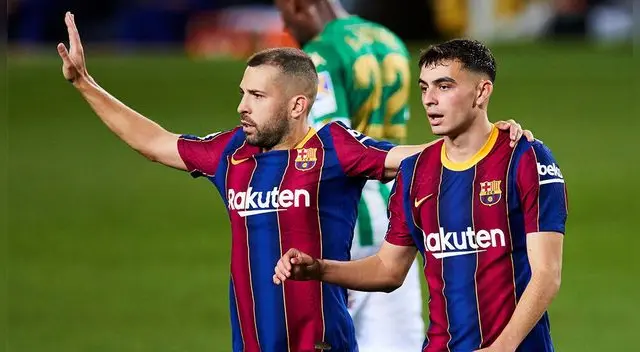 Jordi Alba y Pedri se alistan para jugar en la Champions League.