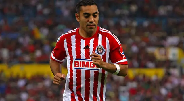 Marco Fabián se queda sin equipo y vende saludos Marco Fabián se queda sin equipo y vende saludos