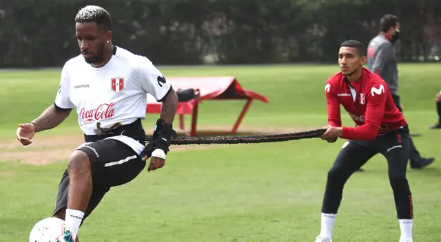 Selección Peruana entrena arduamente con los jugadores de la Liga 1