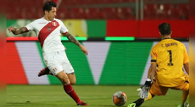 Gianluca Lapadula debutó ante Chile por Eliminatorias Gianluca Lapadula debutó ante Chile por Eliminatorias