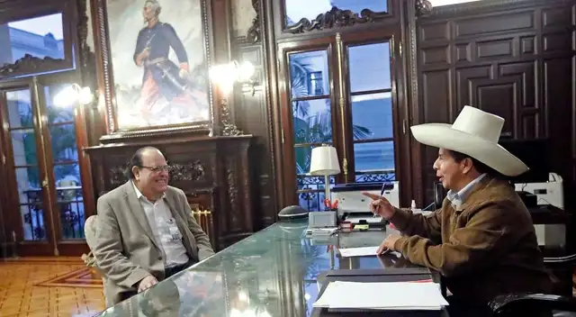 Pedro Castillo confirmó la continuidad de Julio Velarde en el BCR Pedro Castillo confirmó la continuidad de Julio Velarde en el BCR