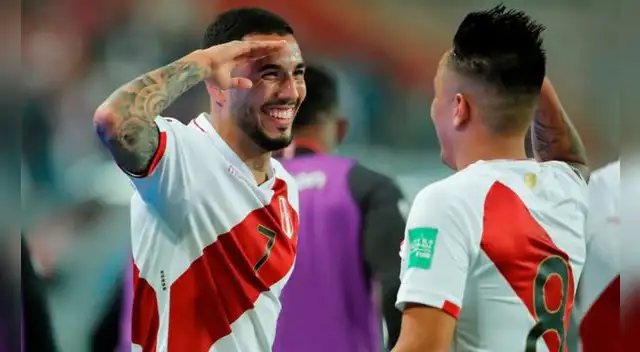 Perú derrotó 2-0 a Chile con tantos de Cueva y Peña.