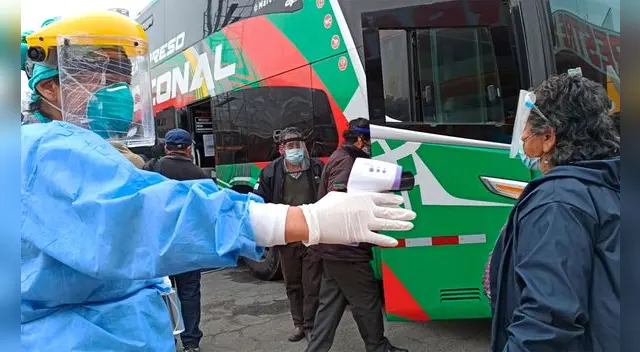 El transporte interprovincial deberá exigir las dos dosis a los pasajeros. Foto: La República El transporte interprovincial deberá exigir las dos dosis a los pasajeros. Foto: La República