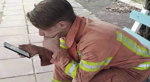 Youtube:Bombero rindió examen universitario después de combatir incendio Youtube:Bombero rindió examen universitario después de combatir incendio