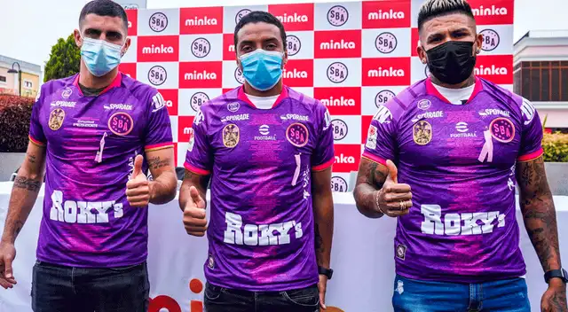 Boys firmó autógrafos tras presentar su nueva 'mica' y promovió campaña contra el cáncer de mama