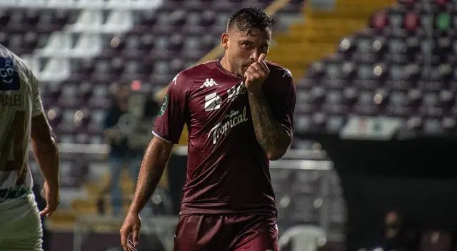 Saprissa se impuso de local al ganarle 4-3 a Comunicaciones