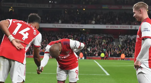 Arsenal venció 3-1 al Aston Villa por la Premier League
