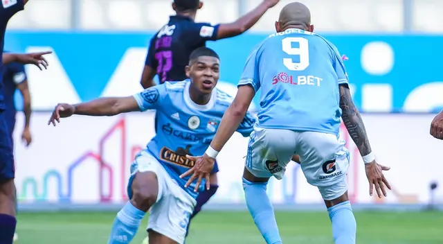 Percy Liza se ha vuelto pieza vital en Sporting Cristal Percy Liza se ha vuelto pieza vital en Sporting Cristal
