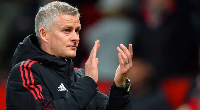 Manchester United respalda a Solskjaer a pesar de la humillación contra Liverpool