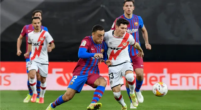 Barcelona se enfrenta al Rayo Vallecano en el Antonio Mateu Lahoz.