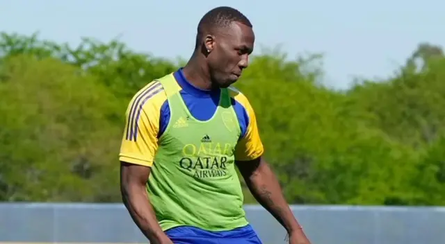 Luis Advíncula volvió a entrenar con Boca Juniors Luis Advíncula volvió a entrenar con Boca Juniors