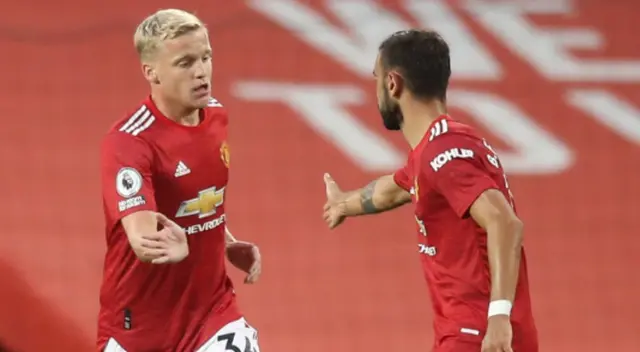 Barcelona está interesado en Donny Van de Beek.