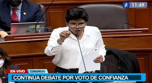 Norma Yarrow mandó a callar a congresista durante el debate por el voto de confianza. Norma Yarrow mandó a callar a congresista durante el debate por el voto de confianza.