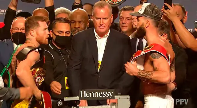 Canelo y Plant pasaron el pesaje sin inconvenientes Canelo y Plant pasaron el pesaje sin inconvenientes
