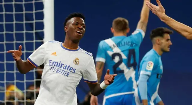 Real Madrid y Rayo Vallecano juegan en el Bernabéu Real Madrid y Rayo Vallecano juegan en el Bernabéu