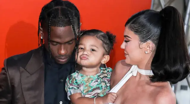 Travis Scott en Astroworld: Kylie Jenner y Stormi se infiltraron en festival Travis Scott en Astroworld: Kylie Jenner y Stormi se infiltraron en festival